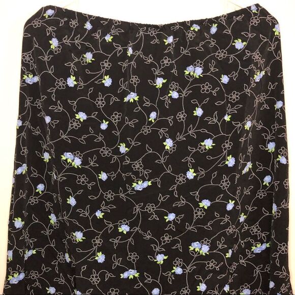 Sag Harbor Black with Blue Floral Design Skirt - Picture 3 of 6